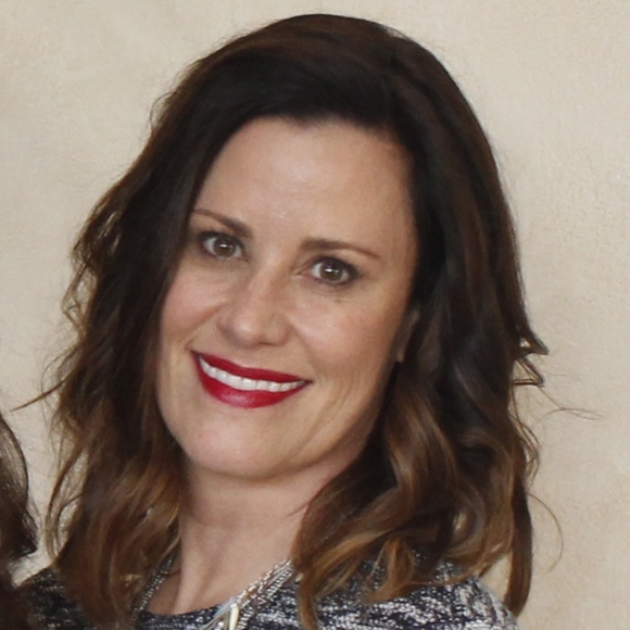 Meet your Posher, Julie - Picture 1 of 2